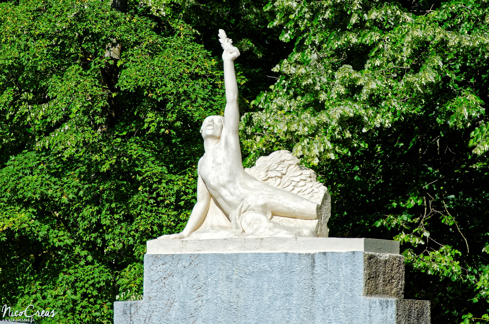 Statue du Vélodrome Georges-Préveral - DSC_0288_DxO.jpg